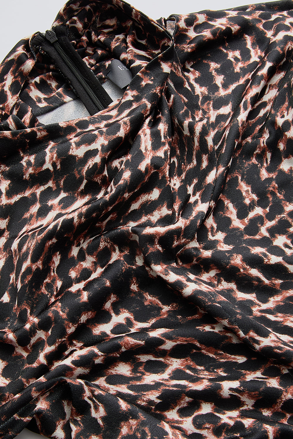 Exquise-Leopar Desenli Boğazlı Slim Fit Uzun Kollu Örme Bluz-BLUZ-6-Milagron.com