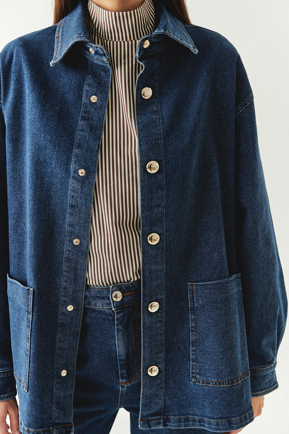 Exquise-Metal Düğme Detaylı Regular Cepli Denim İndigo Ceket-CEKET-4-Milagron.com