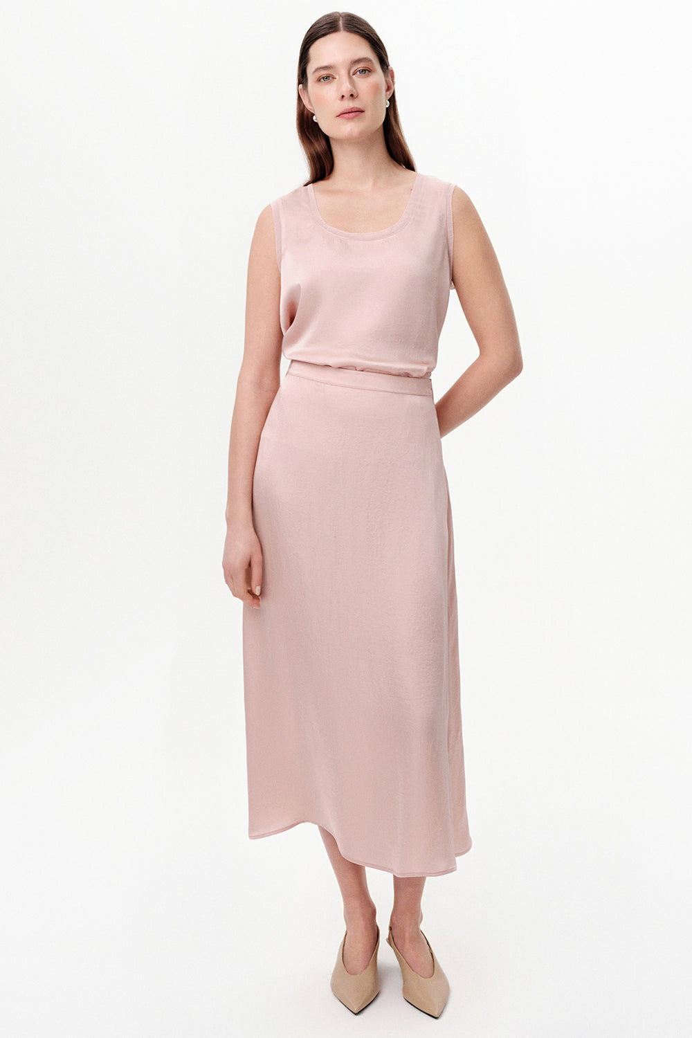 Exquise-Yuvarlak Yaka Saten Yüzeyli Ajurlu Regular Pembe Bluz-Bluz-8-Milagron.com