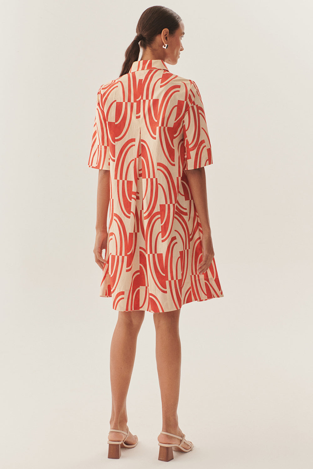 Exquise-Soyut Desenli Tokalı Kemer Detaylı Pamuklu Gömlek Yaka Regular Elbise-Elbise-11-Milagron.com