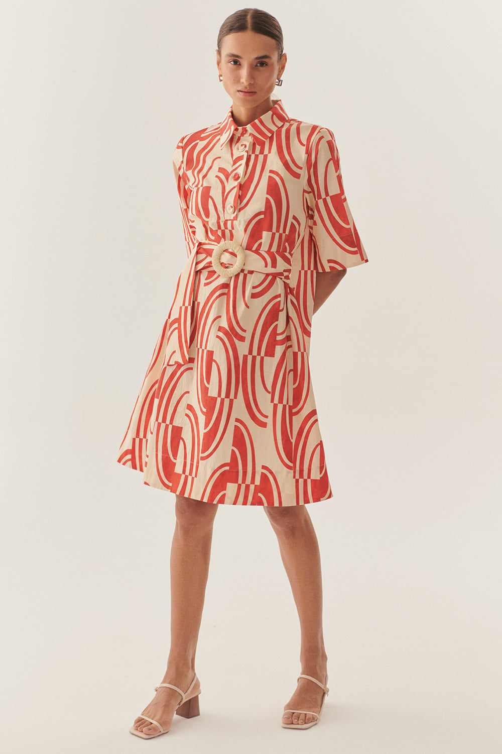 Exquise-Soyut Desenli Tokalı Kemer Detaylı Pamuklu Gömlek Yaka Regular Elbise-Elbise-9-Milagron.com