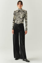 Exquise-Taş Detaylı Cepli Regular Geniş Paça Siyah Denim Pantolon-JEAN-1-Milagron.com