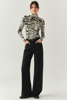 Exquise-Taş Detaylı Cepli Regular Geniş Paça Siyah Denim Pantolon-JEAN-5-Milagron.com