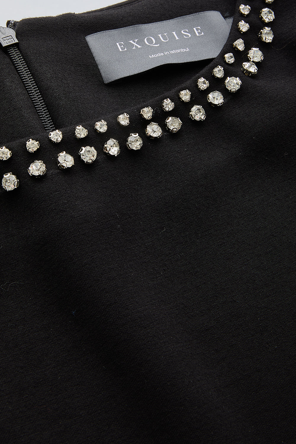 Exquise-Taş Detaylı Kayık Yaka Kolsuz Regular Siyah örme Bluz-BLUZ-6-Milagron.com