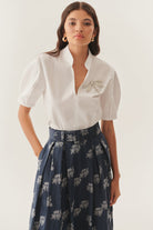 Exquise-Taş İşlemeli Hakim Yaka Pamuklu Rahat Kalıp Beyaz Bluz-Bluz-1-Milagron.com