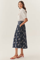 Exquise-Taş İşlemeli Hakim Yaka Pamuklu Rahat Kalıp Beyaz Bluz-Bluz-4-Milagron.com