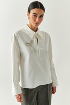 Exquise-Uzun Kollu Fiyonk İşlemeli Gömlek Yaka Oversize Kemik Bluz-BLUZ-1-Milagron.com