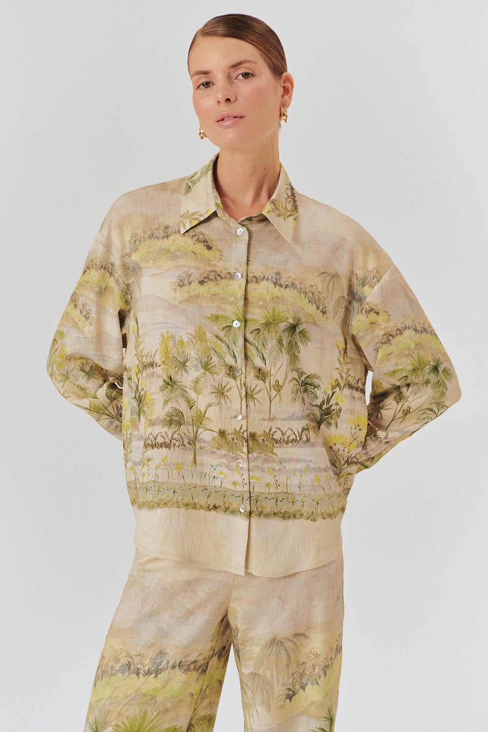Exquise-Uzun Kollu Gömlek Yaka Rahat Kalıp Tropikal Desenli Gömlek-Gömlek-1-Milagron.com