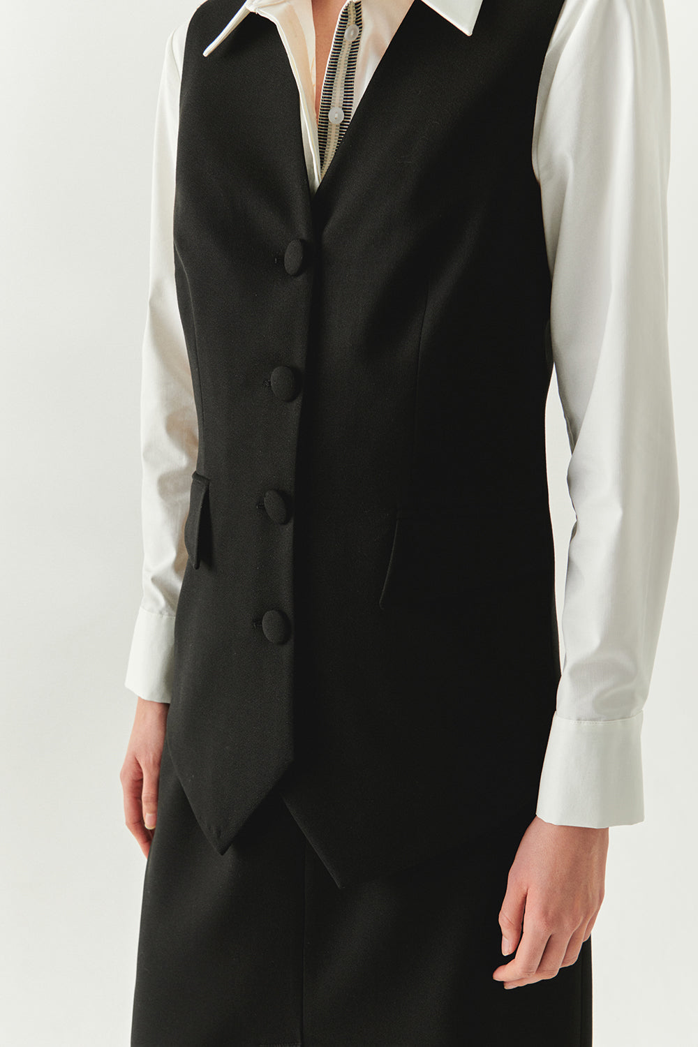 Exquise-V Yaka Cep Görünümlü Astarlı Düz Regular Siyah Yelek-YELEK-3-Milagron.com