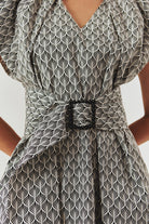 Exquise-V Yaka Düz Kesim Desenli Midi Boy Elbise-ELBİSE-5-Milagron.com