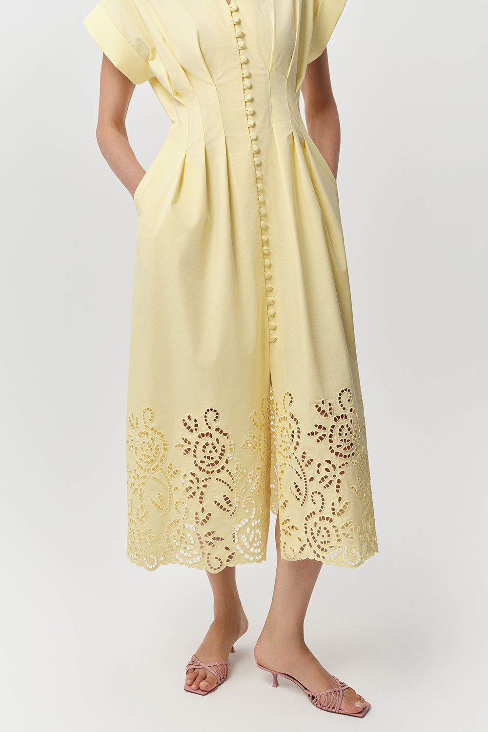 V Yaka Kısa Kollu Düğmeli Regular Midi Sarı Elbise