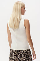 V Yaka Kolsuz Dantelli Slim Fit Örme Ekru Bluz