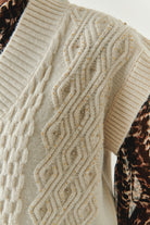 Exquise-V Yaka Taş İşlemeli Kolsuz Oversize Triko Ekru Süveter-SÜVETER-3-Milagron.com