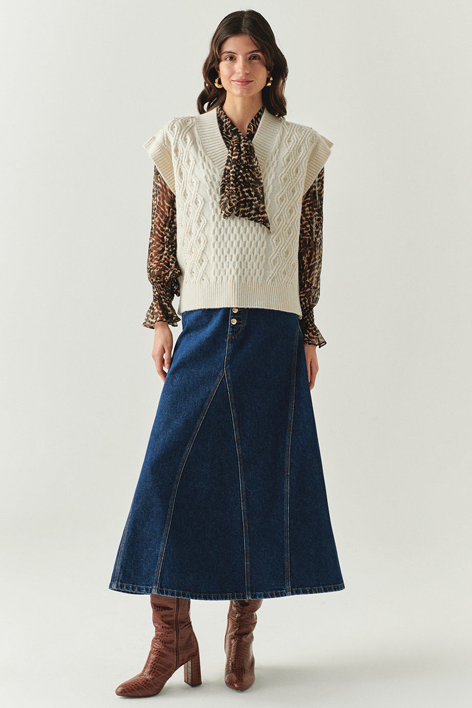 Exquise-V Yaka Taş İşlemeli Kolsuz Oversize Triko Ekru Süveter-SÜVETER-4-Milagron.com