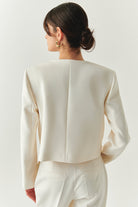 Exquise-Vatkalı Gold Düğmeli Uzun Kollu Kısa Regular Krem Ceket-CEKET-3-Milagron.com