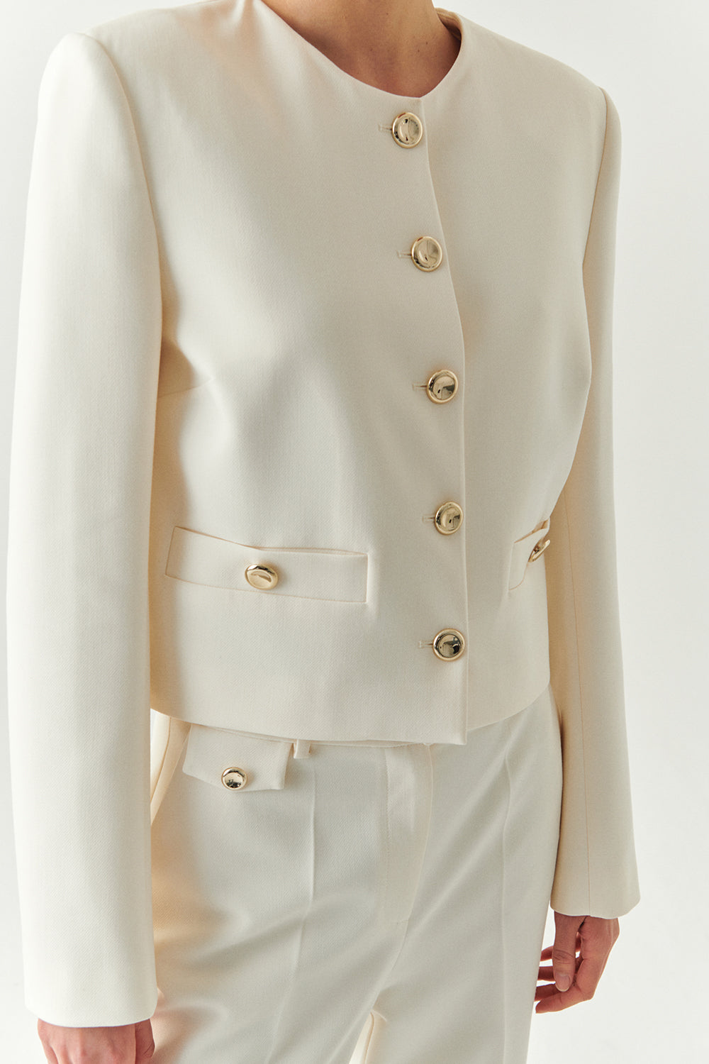 Exquise-Vatkalı Gold Düğmeli Uzun Kollu Kısa Regular Krem Ceket-CEKET-4-Milagron.com