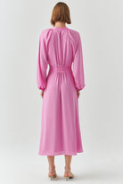 Exquise-Yakası Bağcıklı Bele Oturan Astarlı Regular Leylak Midi Elbise-ELBİSE-3-Milagron.com