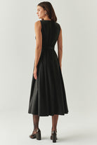 Exquise-Yakası Dantelli Kuplu Taşlı Tokalı Kemerli Regular Midi Gri Elbise-ELBİSE-3-Milagron.com