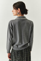 Exquise-Yakası Taşlı Uzun Kollu Regular Triko Gri Bluz-BLUZ-3-Milagron.com