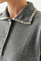 Exquise-Yakası Taşlı Uzun Kollu Regular Triko Gri Bluz-BLUZ-4-Milagron.com