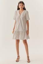 Exquise-Yakası Toka Detaylı Pileli Rahat Kesim Çizgili Pamuklu Elbise-Elbise-1-Milagron.com