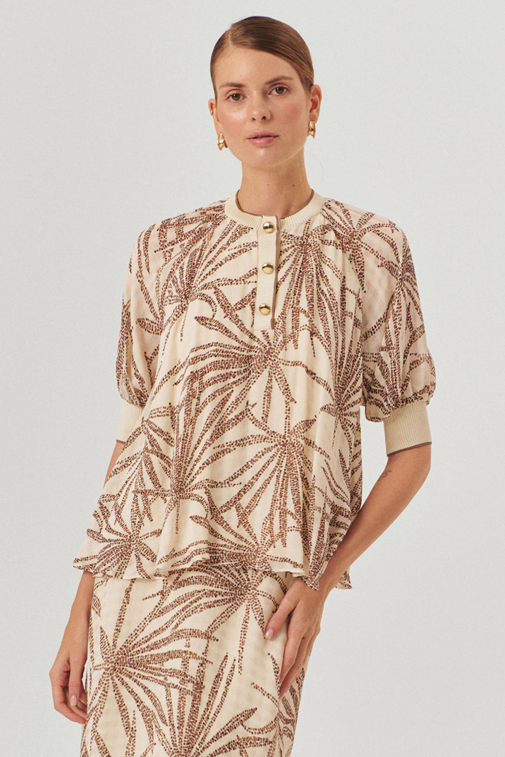 Exquise-Yaprak Desenli Düğme Detaylı Rahat Kesim Rayon şifon Bluz-Bluz-1-Milagron.com