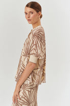 Exquise-Yaprak Desenli Düğme Detaylı Rahat Kesim Rayon şifon Bluz-Bluz-3-Milagron.com