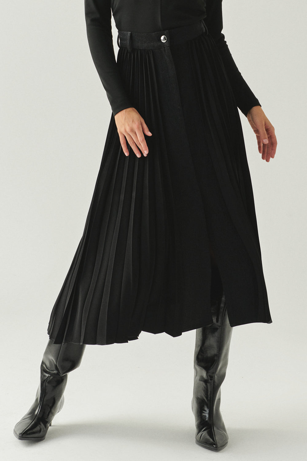 Exquise-Yırtmaçlı Detaylı Regular Piliseli Denim Garnili Midi Siyah Etek-ETEK-6-Milagron.com