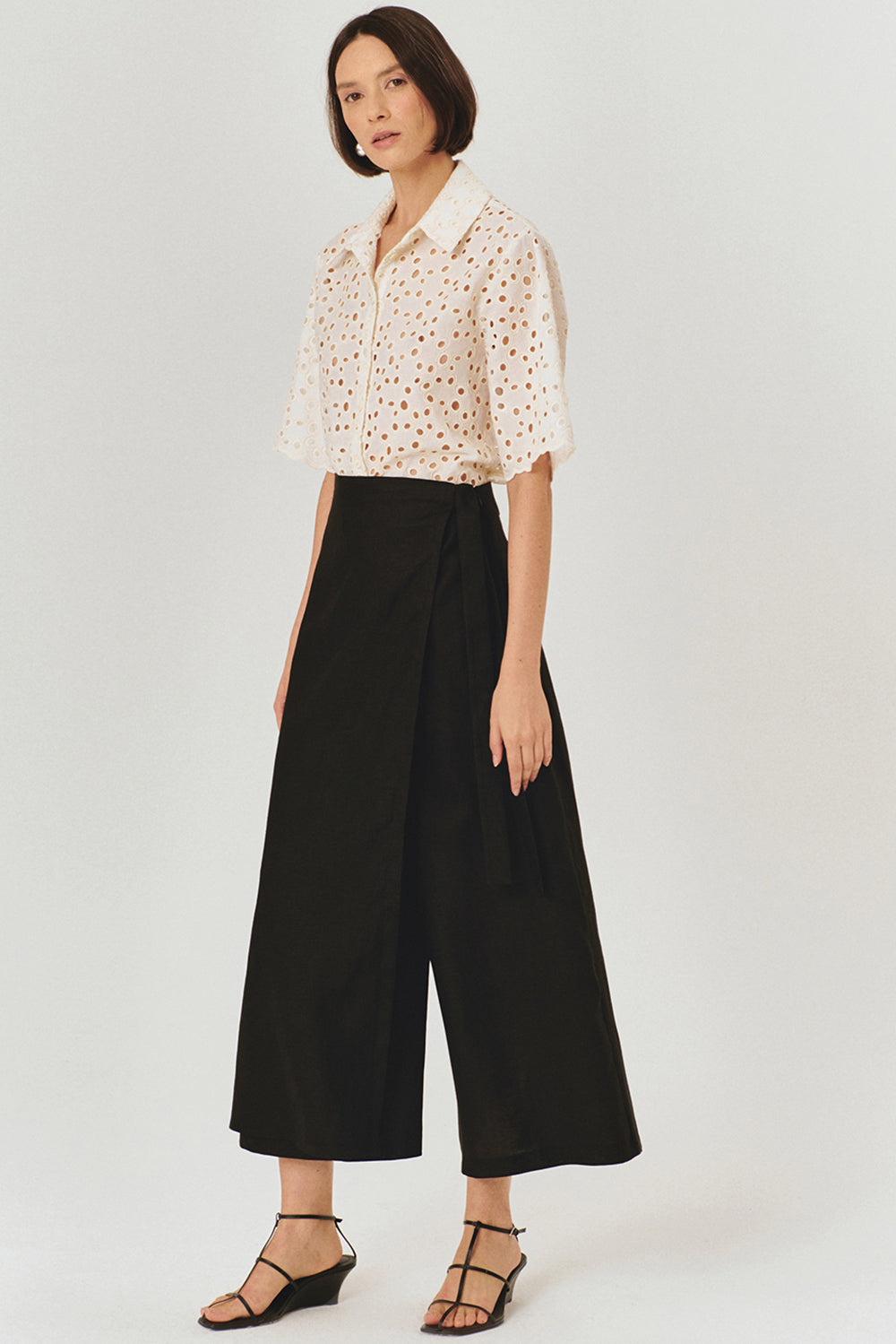 Exquise-Yüksek Bel Geniş Kısa Paçalı Siyah Etek Pantolon-PANTOLON-1-Milagron.com