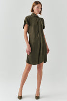 Exquise-Yüksek Yaka Düşük Omuzlu Jakarlı Leopar Regular Mini Elbise-ELBİSE-1-Milagron.com