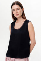 Exquise-Yuvarlak Yaka Saten Yüzeyli Ajurlu Regular Bluz – Laci̇vert-Bluz-2-Milagron.com