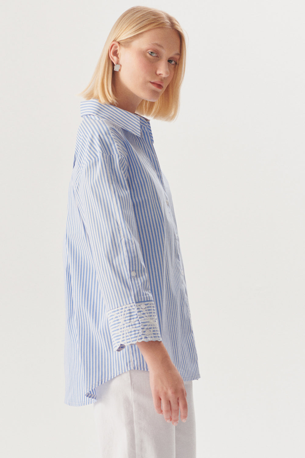 Exquise-çiçek İşlemeli Mavi çizgili Regular Gömlek-Gömlek-3-Milagron.com