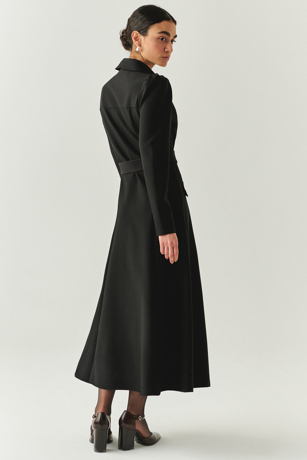 Exquise-Önden Fermuarlı Kemerli Uzun Kol Slim Fit Siyah Midi Elbise-ELBİSE-3-Milagron.com