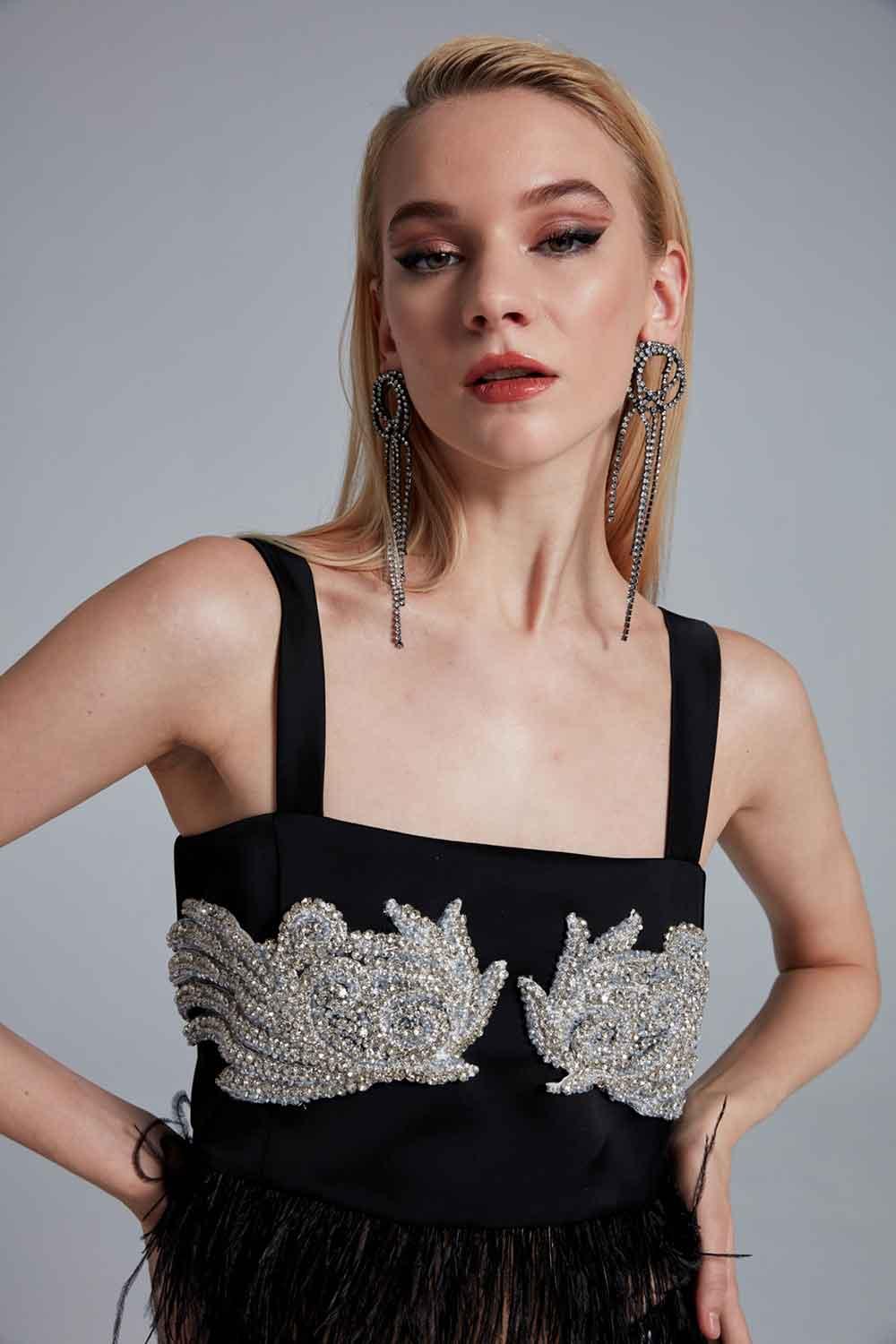 Fickle Hearts-Raven Taş işlemeli Tüylü Top-Top-7-Milagron.com