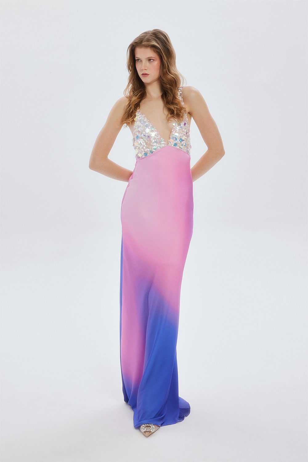 Fickle Hearts-Siren Maxi Saten Yaka Payet Detaylı Degrade Uzun Davet Elbisesi-Elbise-2-Milagron.com