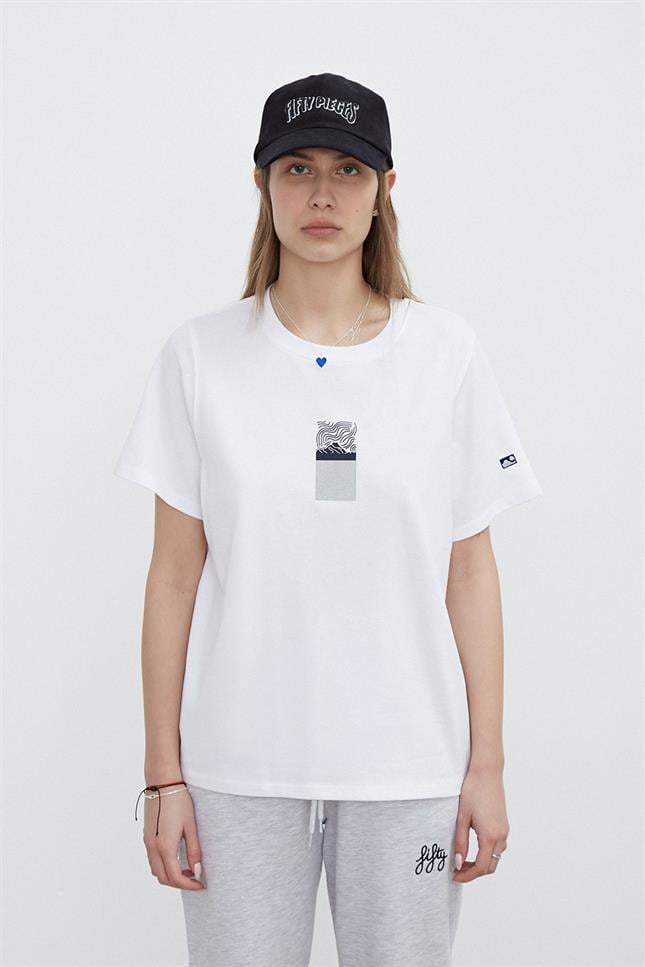 Fifty Pieces-Kadın Beyaz Sırt Baskılı Loose Fit T Shirt-T-Shirt-2-Milagron.com