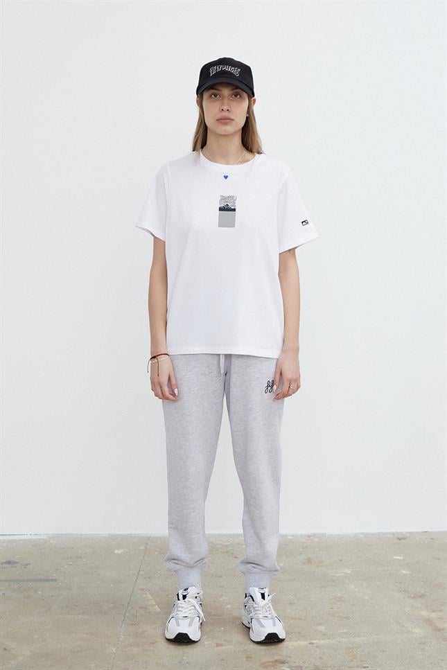 Fifty Pieces-Kadın Beyaz Sırt Baskılı Loose Fit T Shirt-T-Shirt-4-Milagron.com