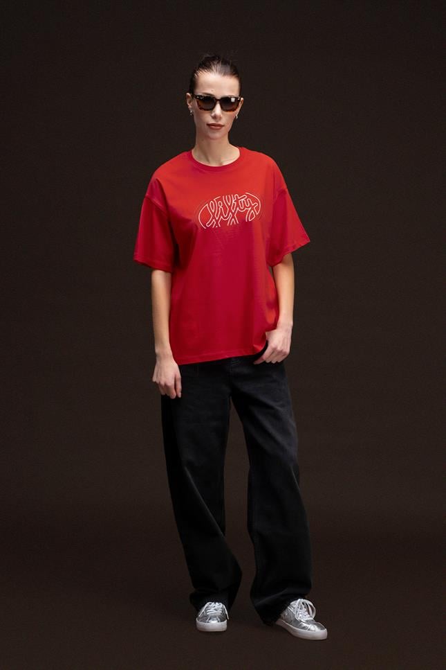 Fifty Pieces-Kadın Kırmızı Oversize Sırt Baskılı T Shirt-T-shirt-1-Milagron.com