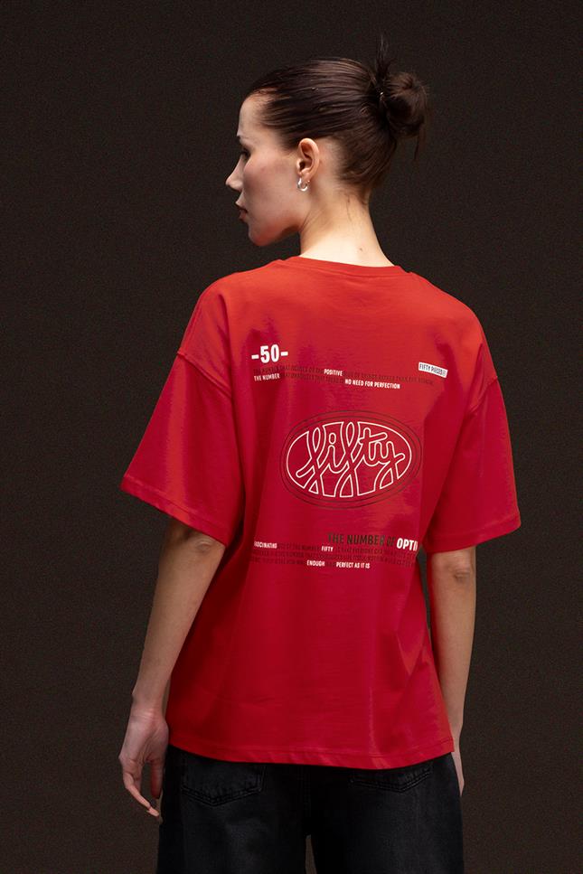 Fifty Pieces-Kadın Kırmızı Oversize Sırt Baskılı T Shirt-T-shirt-3-Milagron.com