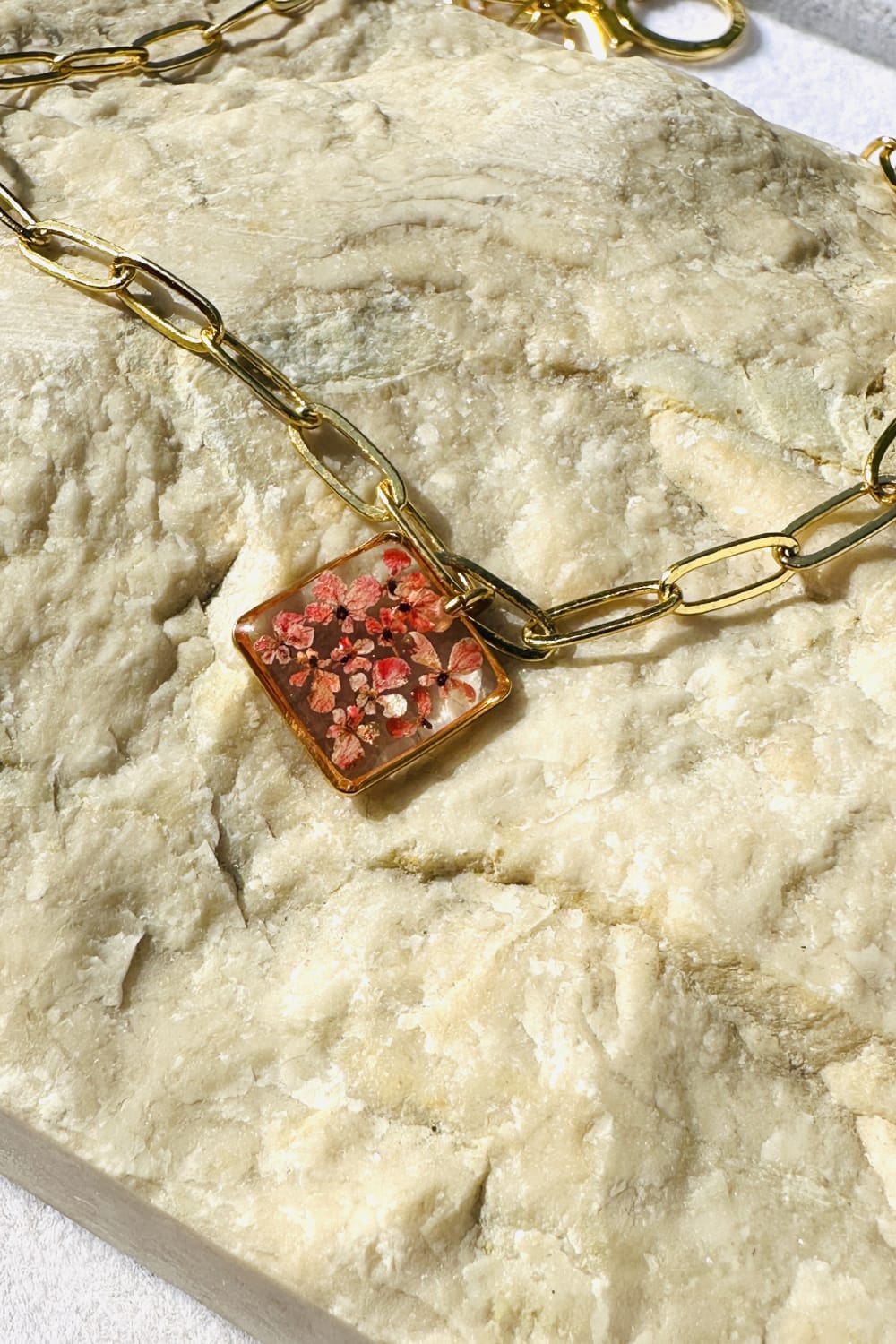 Fiorel Design-Golden Garden Lil Square - Pink-Kolye-3-Milagron.com