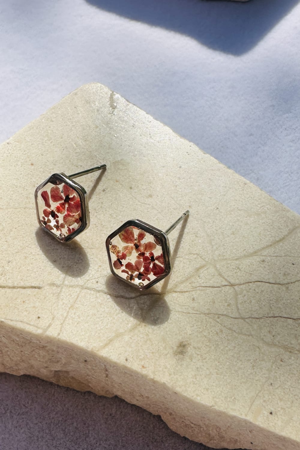 Fiorel Design-Teeny Weeny Hexagon Rhodium - Pink-Küpe-1-Milagron.com