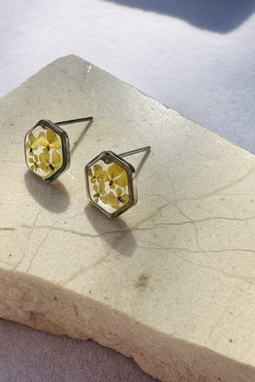 Fiorel Design-Teeny Weeny Hexagon Rhodium - Yellow-Küpe-3-Milagron.com