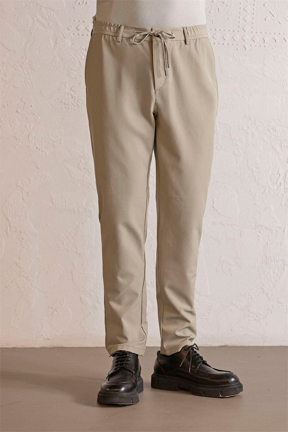Beli Lastikli Ve Bağcıklı Cepleri Çıtçıtlı Jogger Erkek Pantolon