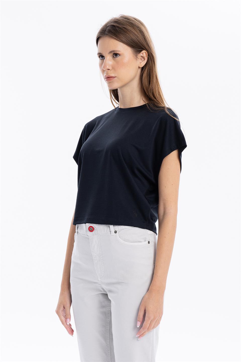 Bisiklet Yaka Çizgi Detaylı Oversize Yarasa Kol Kadın T-Shirt