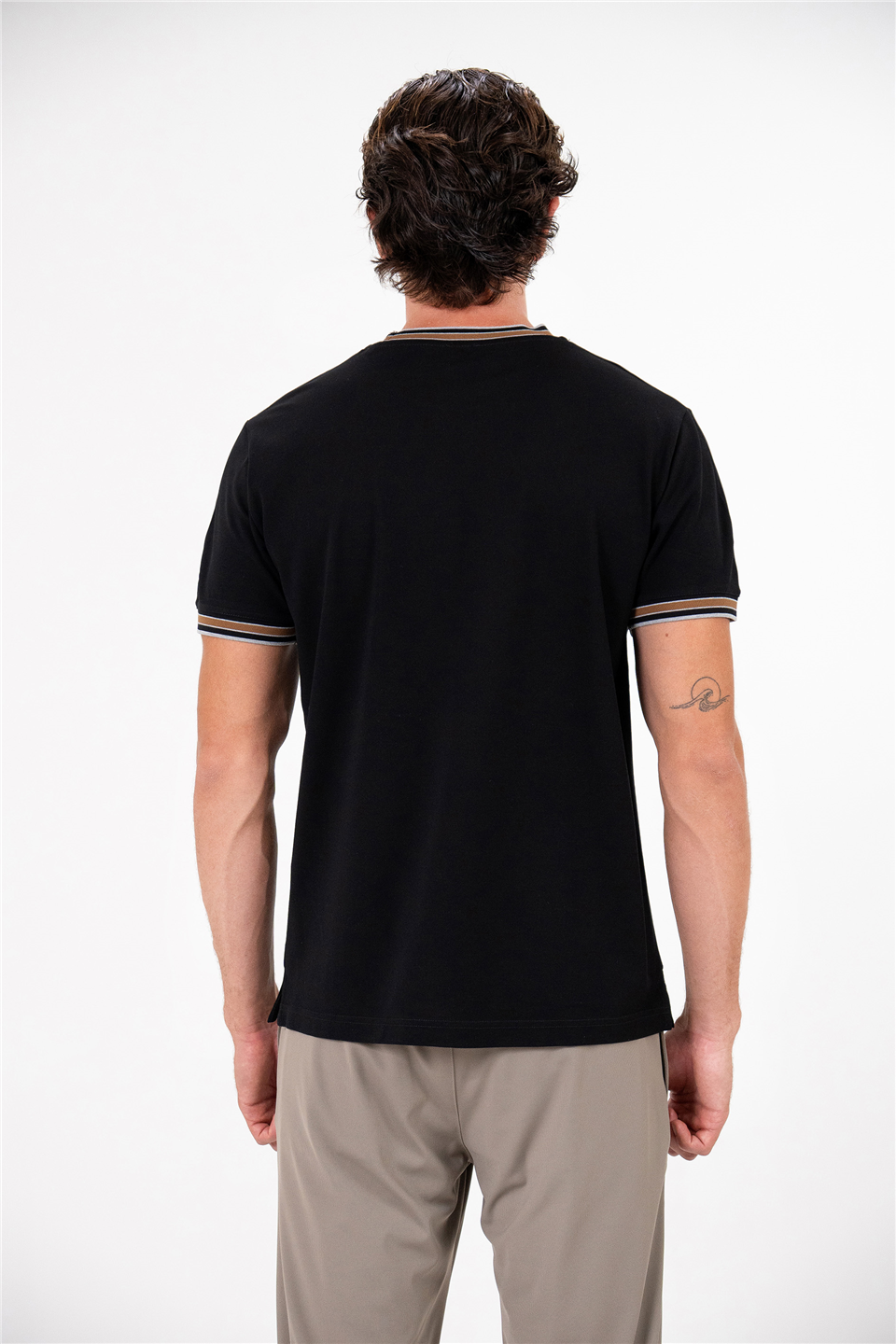 Bisiklet Yaka Kol Ve Yakada Çizgi Detaylı Erkek T-Shirt