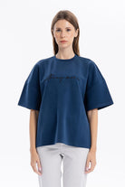 Bisiklet Yaka Oversize Emboss Baskılı Kadın T-Shirt