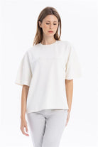 Bisiklet Yaka Oversize Emboss Baskılı Kadın T-Shirt