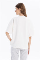 Bisiklet Yaka Oversize Emboss Baskılı Kadın T-Shirt