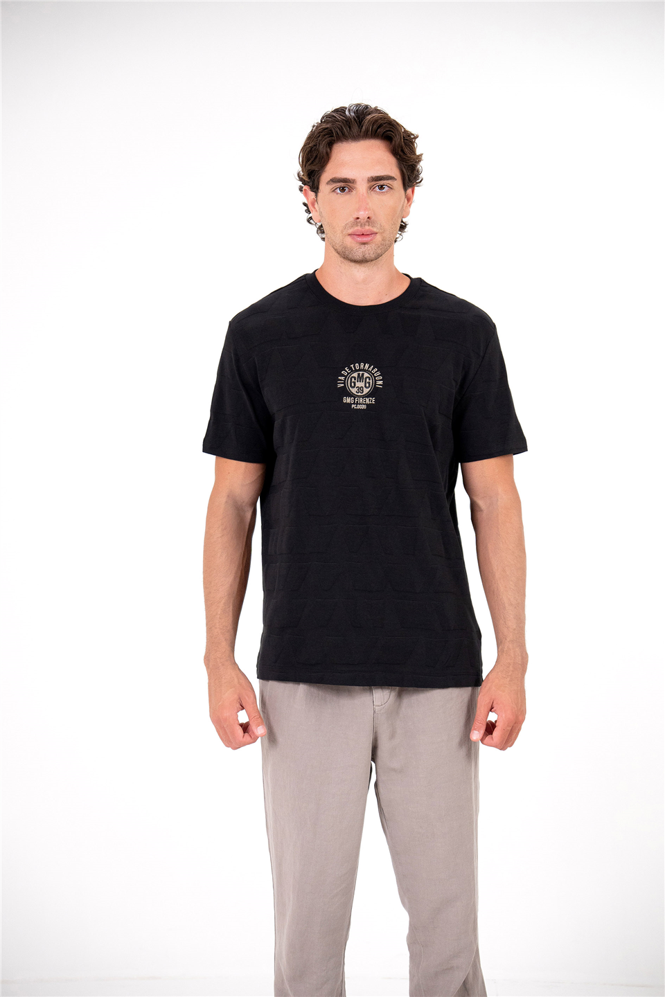 Bisiklet Yaka Sol Göğsü Arma Detaylı Jakarlı Erkek T-Shirt