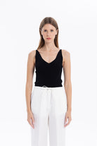 V Yaka Slim Fit İNce Askılı Triko Kadın Atlet